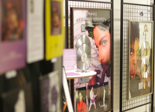 Évènement : l’exposition PRINCE à l’ISEG Strasbourg !