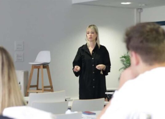 DEBAT | « Les influenceurs, sont-ils les journalistes de demain ? »