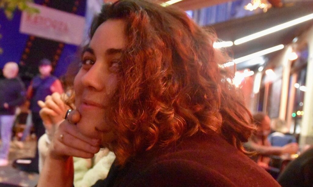 Clara Botterf, étudiante en 3e année à l'ISEG Nantes dessine ses propres bandes dessinées