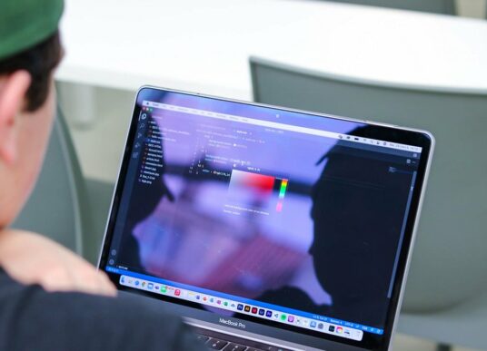 SPRING CODE CAMP : Deux semaines pour s’initier aux bases du langage informatique