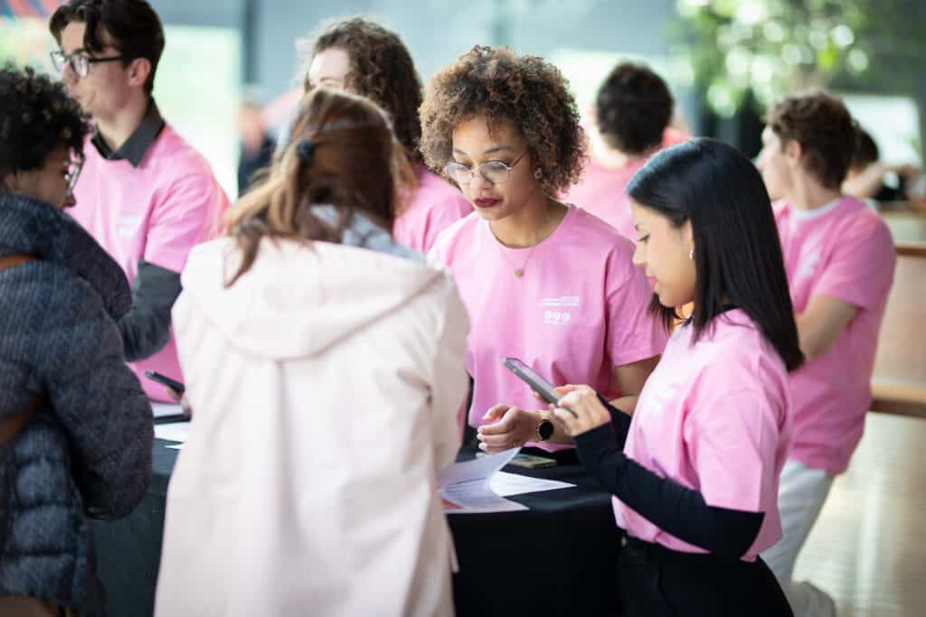 Etudiant de l'ISEG, octobre rose, association étudiante