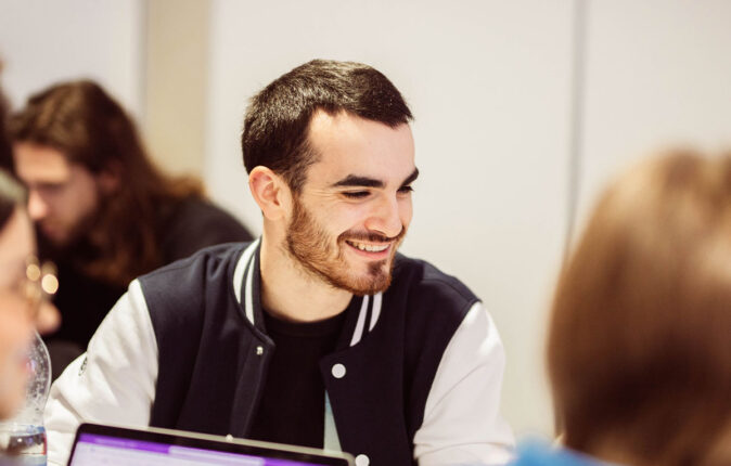 Pourquoi choisir une école de communication en alternance ?