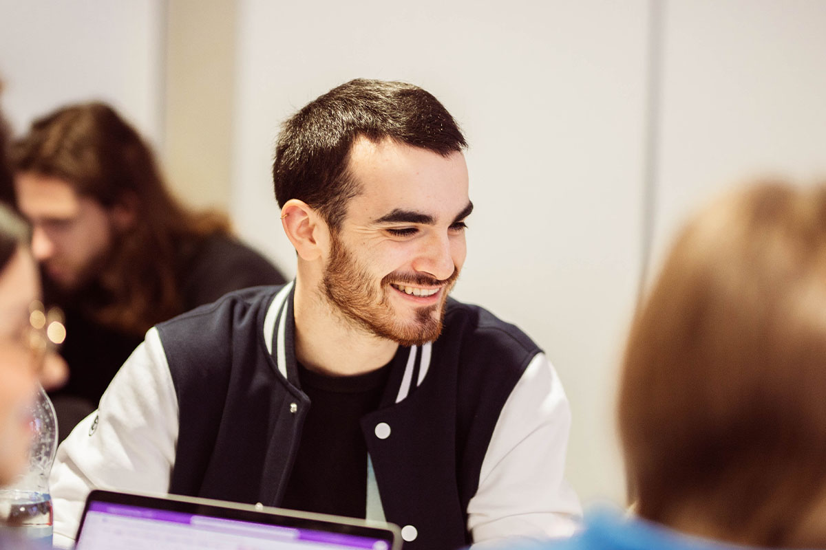 Pourquoi choisir une école de communication en alternance ?